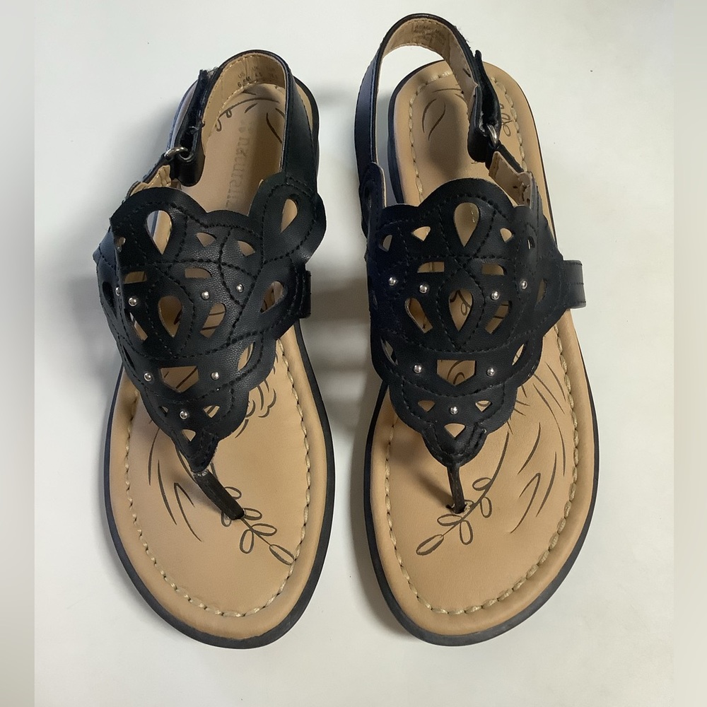 Naturalizer Jade cutout thong sandals